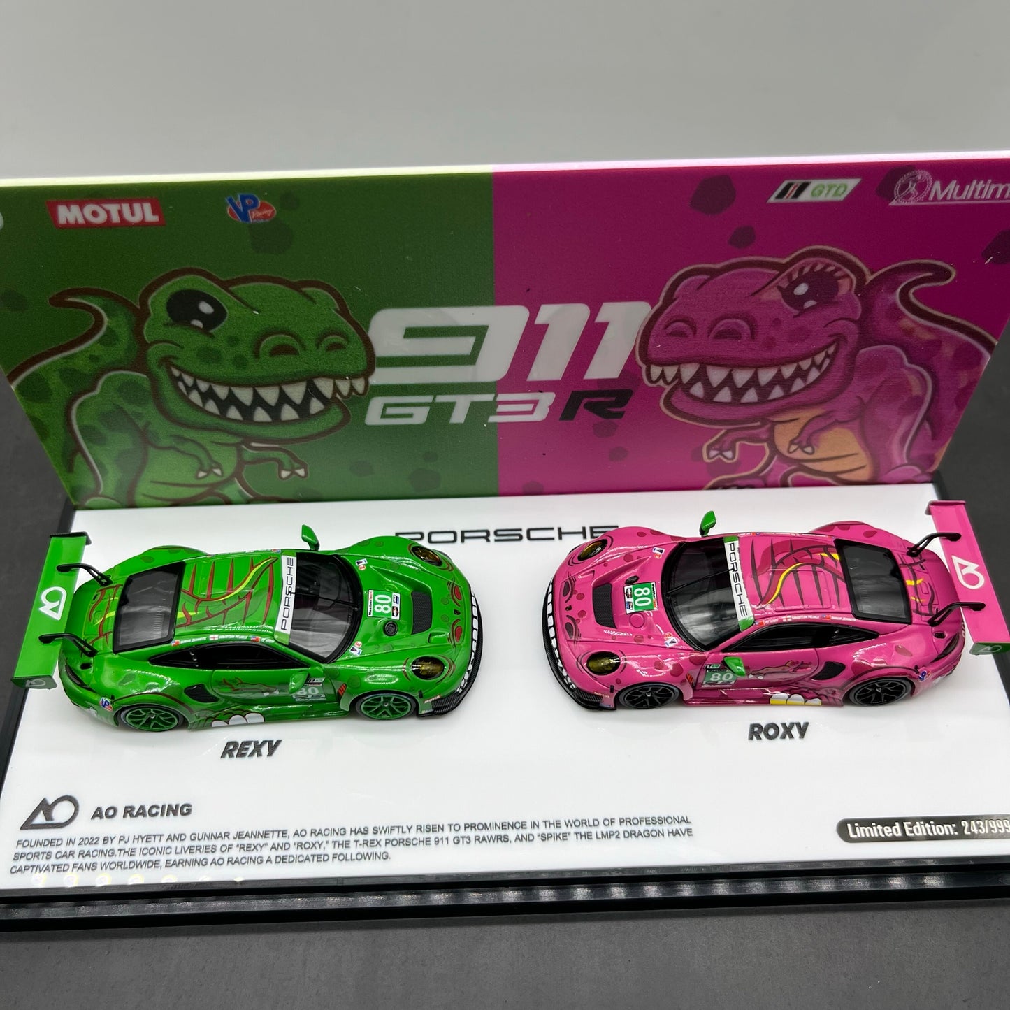 Star Race 1:64 Porsche 911 GT3 Green and Pink Dinosaur Double Car Alloy Car Model