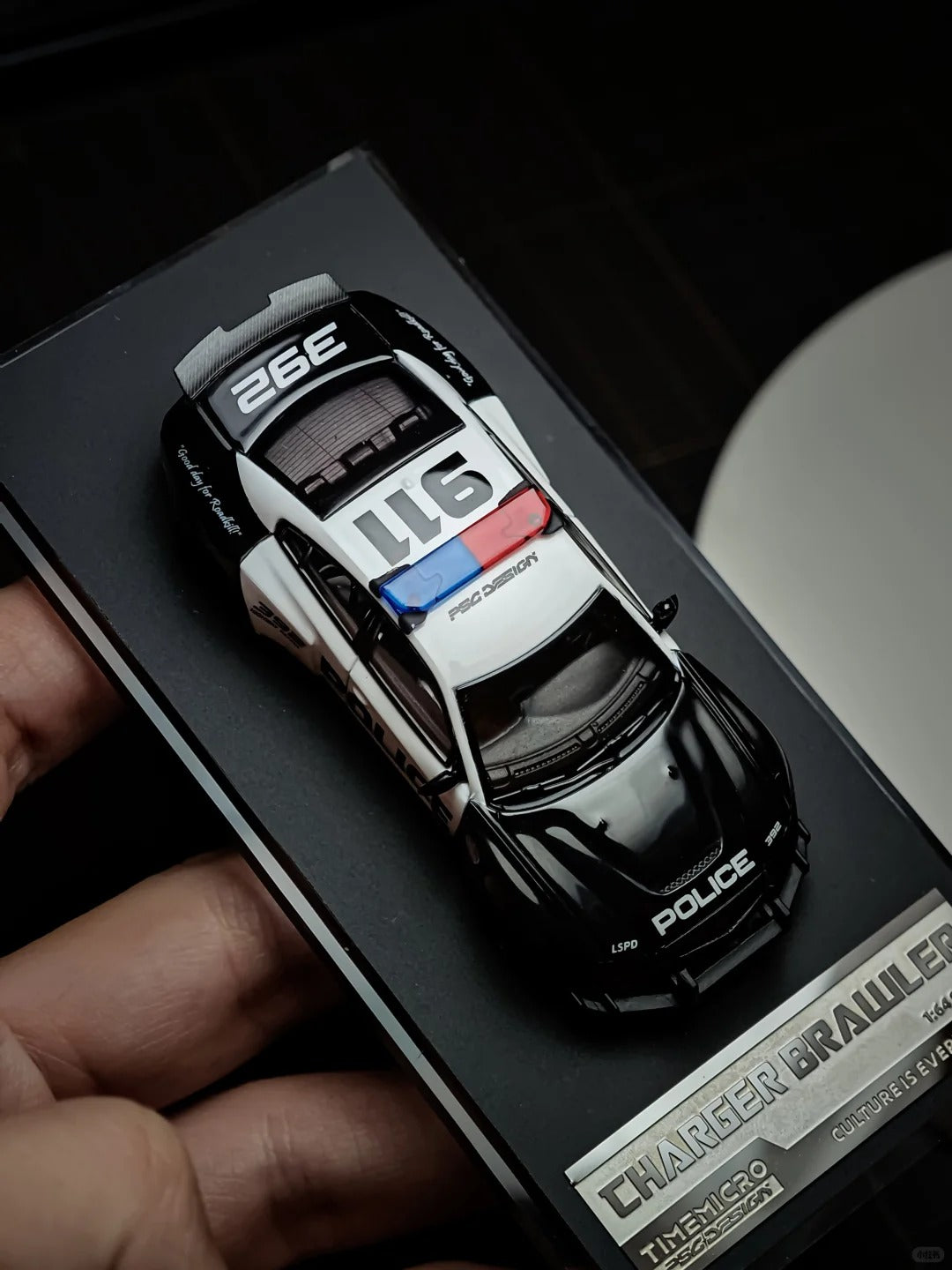 TimeMicro X PSC DESIGN 1:64 ”Charger "Brawler" LSPD