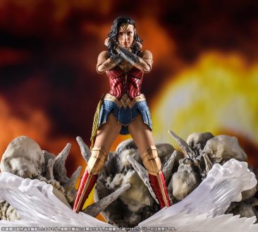 SHF Wonder Woman 1984 1/12 Action Figure