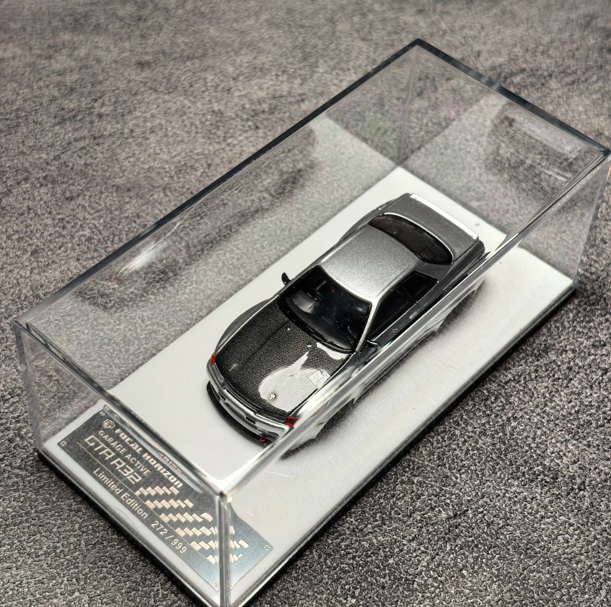 FH 1:64 Nissan Skyline GT - R R32 Carbon Cover Alloy Car Model - Inaboxstore