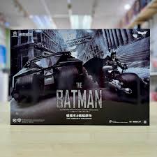 The Dark Knight Tumbler and Bat - Pod Deluxe 1/12 Scale Model Kit - Inaboxstore