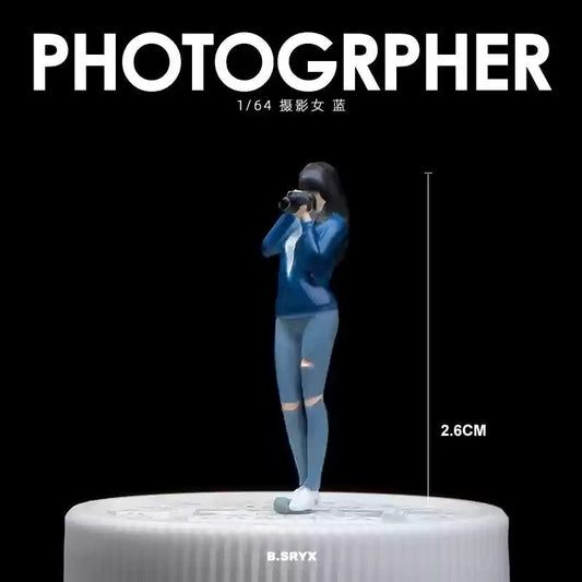 1:64 Girl Photographer Figure - Inaboxstore