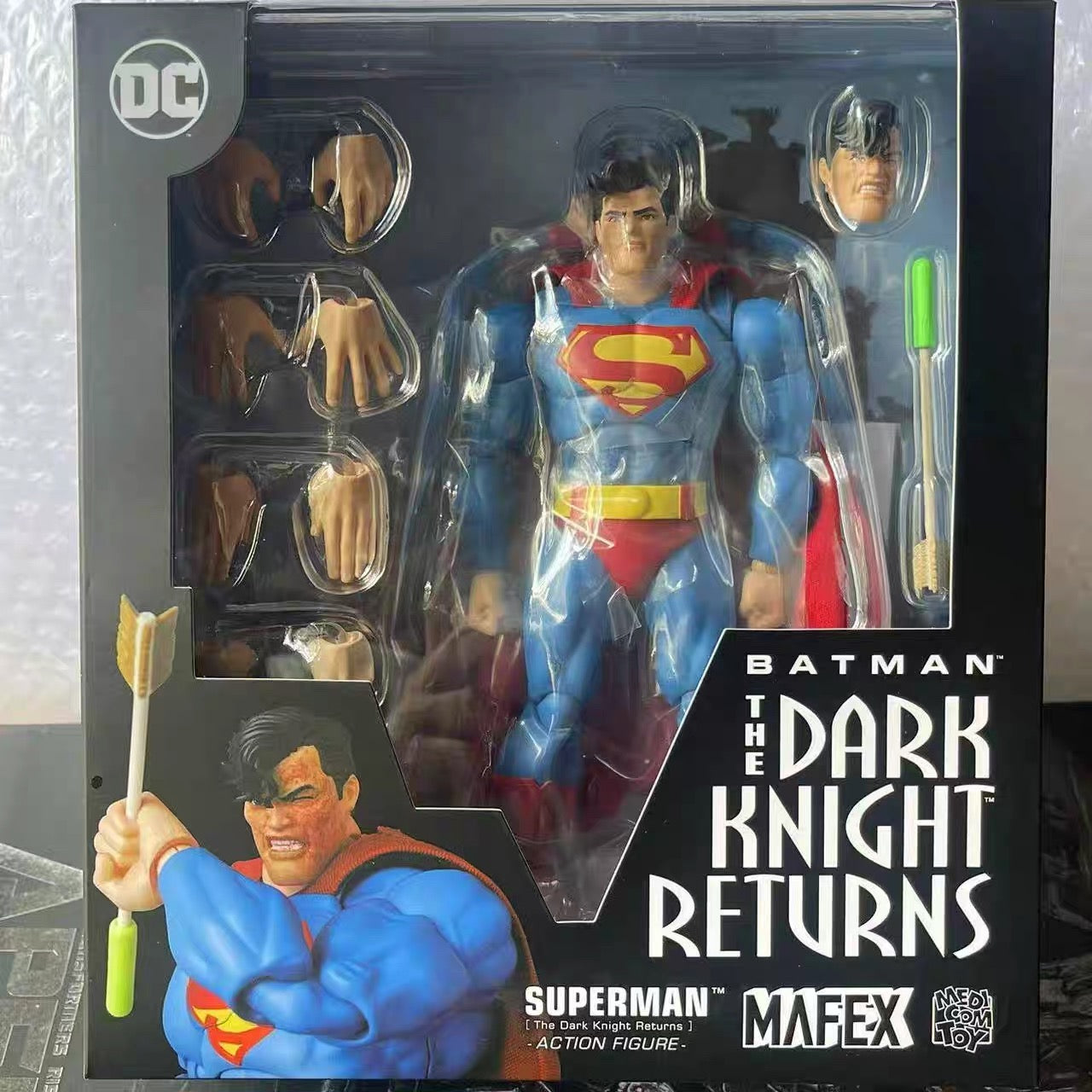 MAFEX No. 161 - Superman - Action Figure (100% Authentic)