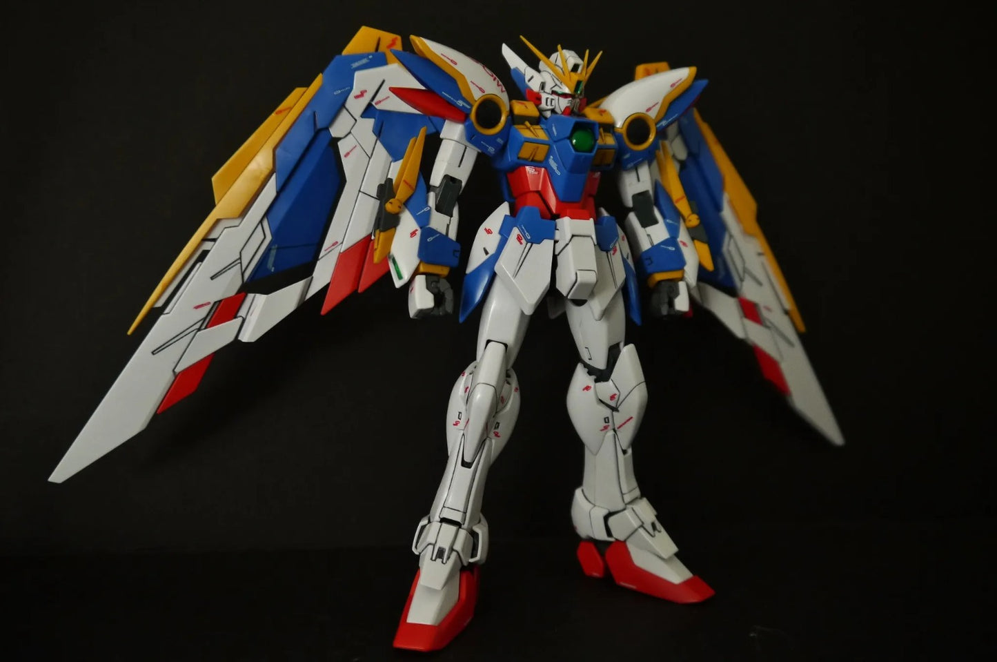 Wing Gundam EW XXXG-01W (Real Grade) 1/144 RG Model Kit - Mobile Suit Gundam Wing