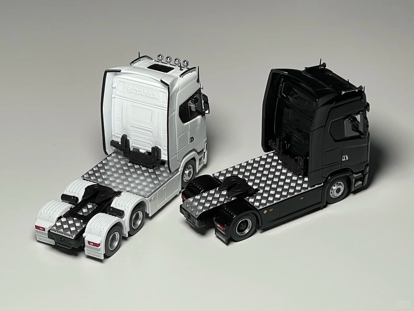 Masdi Scania 1:64 770S black and white