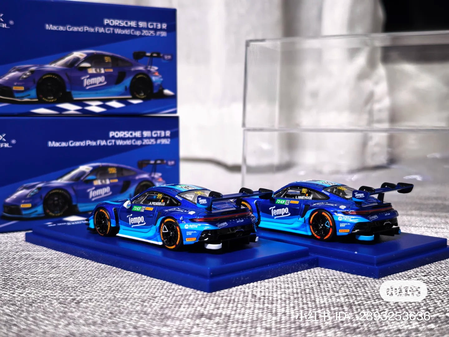 AR Box 1/64 Porsche 911 GT3 R Macau Grand Prix Tempo