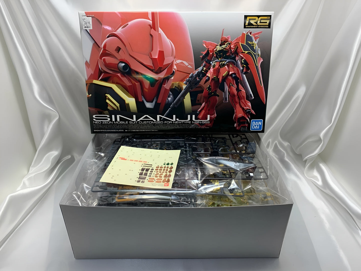 Sinanju MSN-06S RG 1/144 Model Kit - Mobile Suit Gundam Unicorn