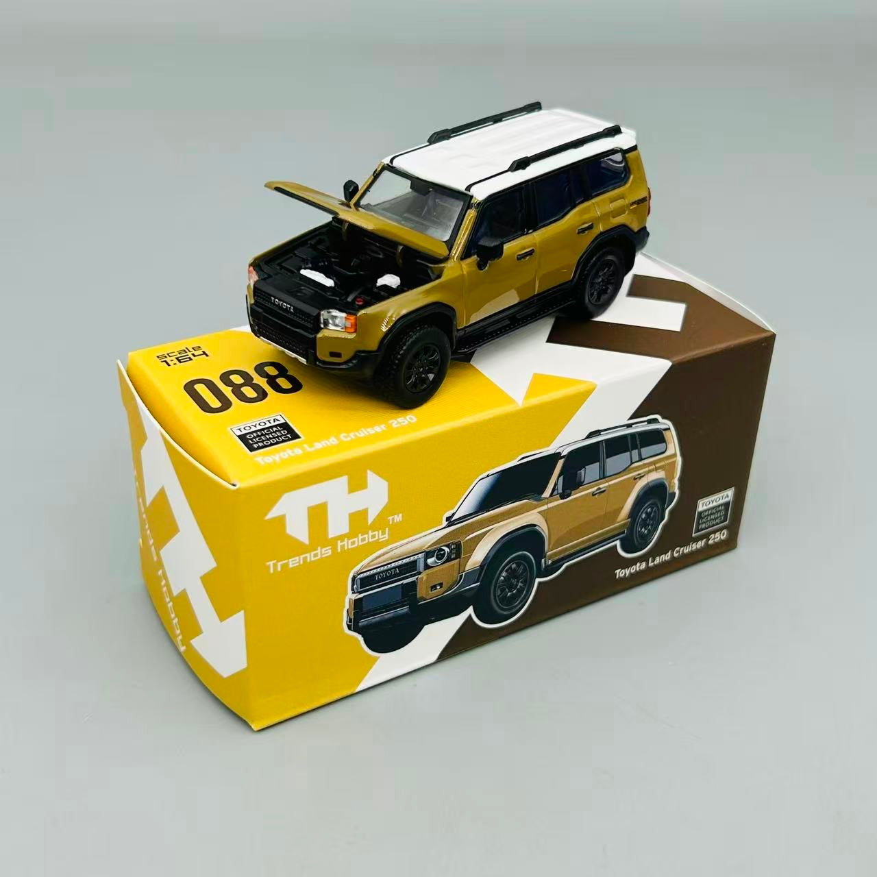 Trends Hobby 1:64 Toyota Land Cruiser 250 Alloy car model