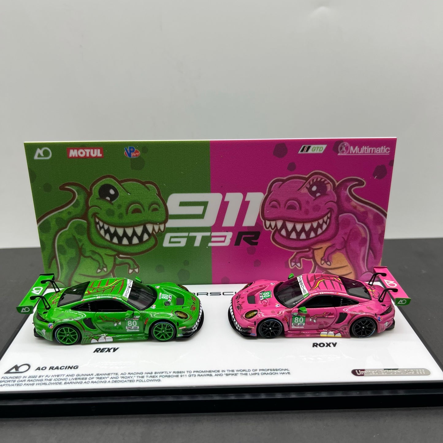 Star Race 1:64 Porsche 911 GT3 Green and Pink Dinosaur Double Car Alloy Car Model