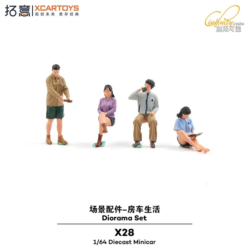 Xcartoys Black series HQ21 off-road RVs T22-01 & X28 Diorama set