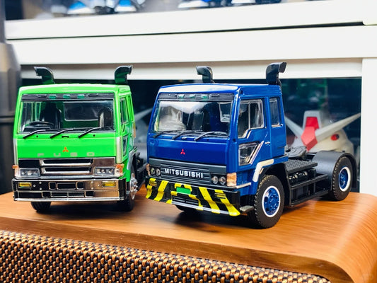 Model 1 X DBGT Model Mitsubishi Fuso The Great Blue, Green Truck and Trailer with goods