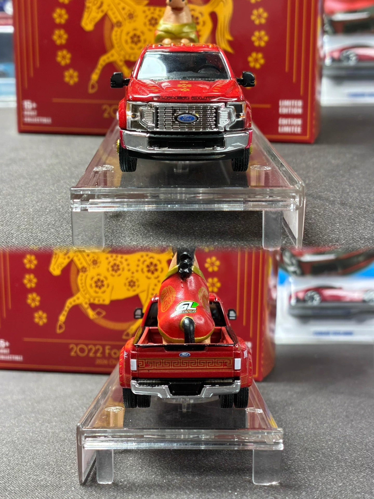 (Preorder) Greenlight 1:64 2022 Ford F-450 – Chinese Zodiac 2026 Year of the Horse with Horse Accessory