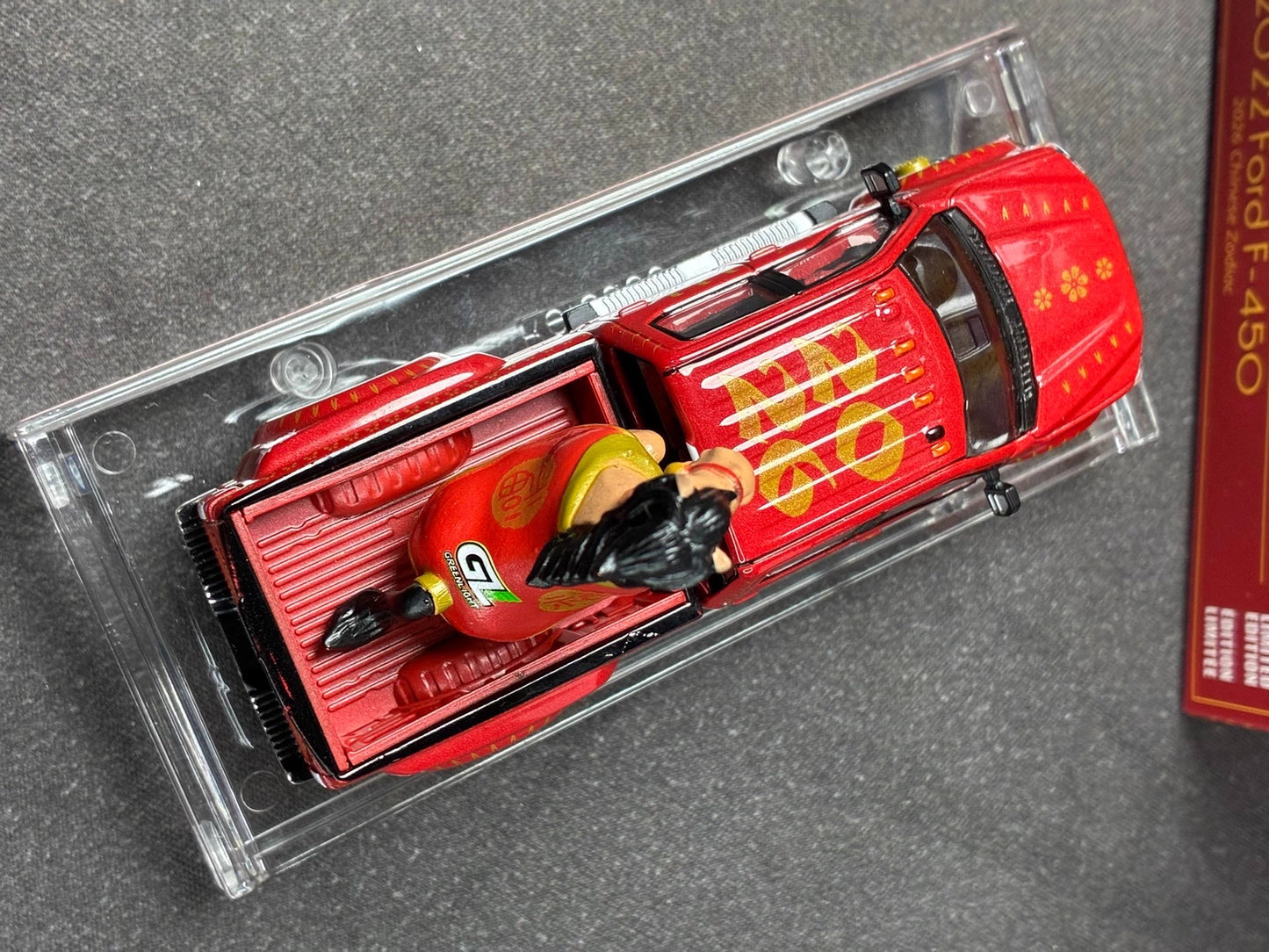 (Preorder) Greenlight 1:64 2022 Ford F-450 – Chinese Zodiac 2026 Year of the Horse with Horse Accessory