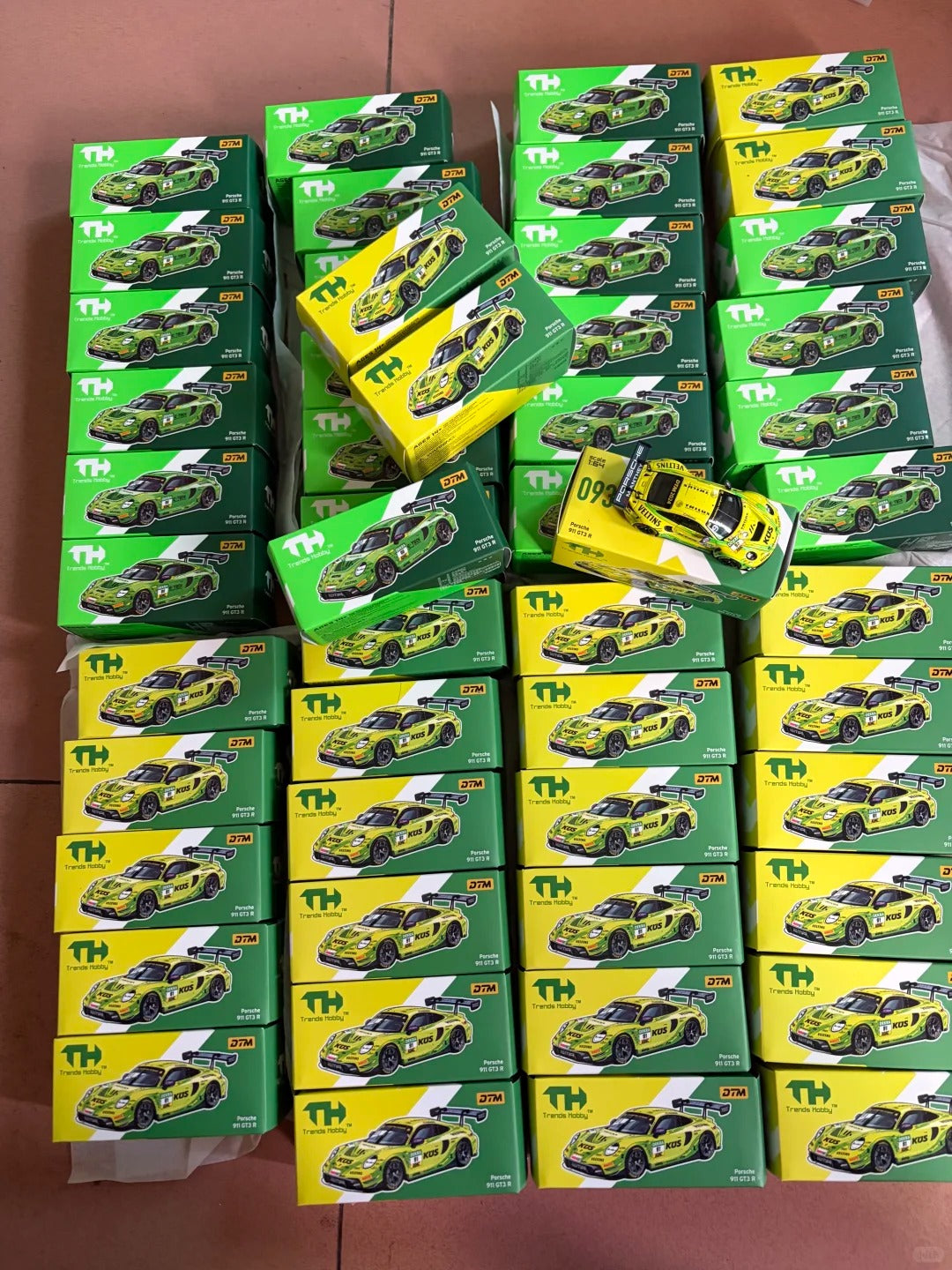 Trends Hobby 1:64 Porsche 911 GT3 R DTM 2024