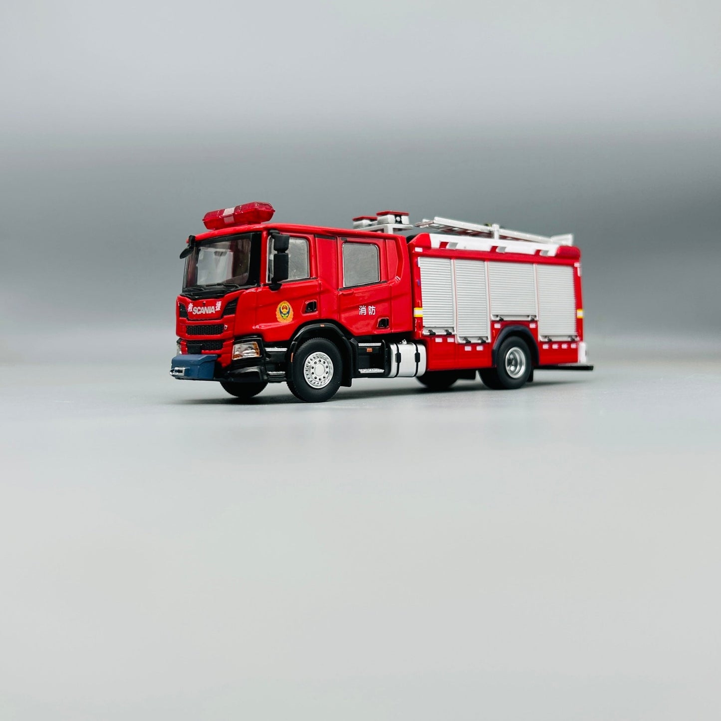 Masdi Scania 1:64 Fire truck 2 variants - Inaboxstore